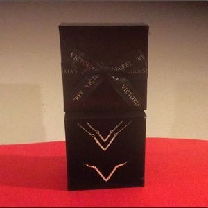 Beautiful neckless & bracelet set